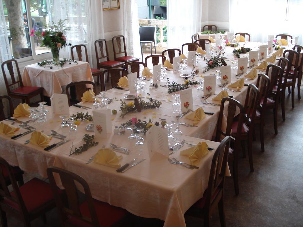 Hotel Castel Regina Châtel-Guyon Zewnętrze zdjęcie
