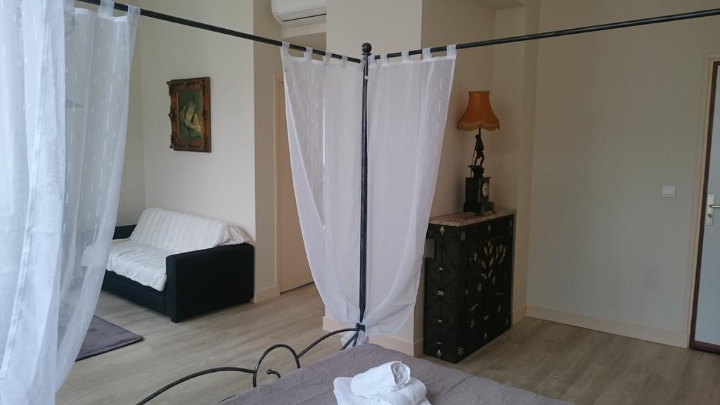 Hotel Castel Regina Châtel-Guyon Zewnętrze zdjęcie
