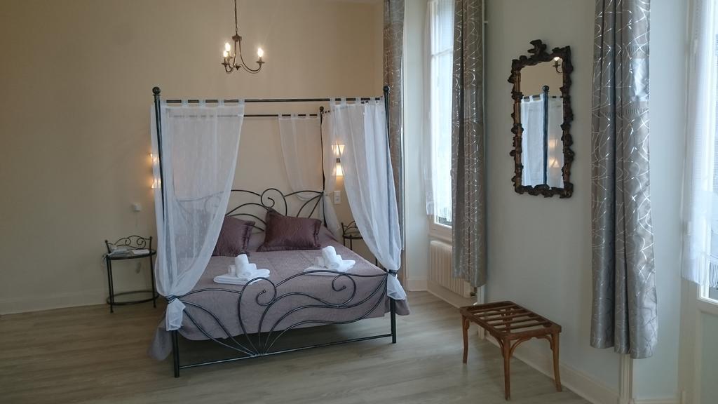 Hotel Castel Regina Châtel-Guyon Zewnętrze zdjęcie