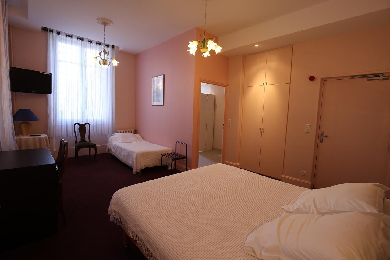Hotel Castel Regina Châtel-Guyon Zewnętrze zdjęcie