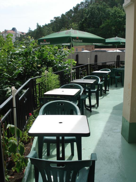Hotel Castel Regina Châtel-Guyon Zewnętrze zdjęcie