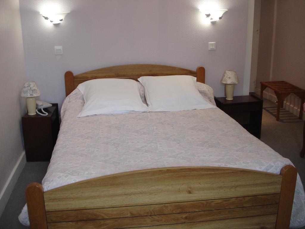 Hotel Castel Regina Châtel-Guyon Zewnętrze zdjęcie